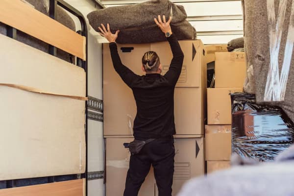 Loading and unloading Services